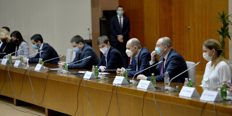 Krizni štab: Nema popuštanja epidemioloških mjera, bez ukidanja PCR testa za ulazak u Srbiju, korisnicima domova za stare dozvoljene posjete