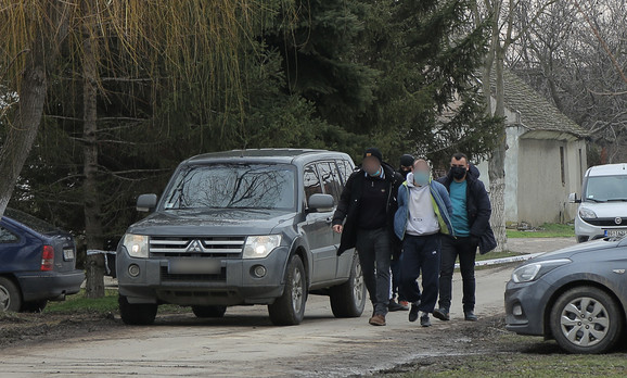OBRAČUN POČEO U KUĆI? Uhapšena dva muškarca zbog povezanosti sa UBISTVOM NAVIJAČA u Starčevu