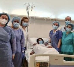 MAJKA DO PORODA SPAVALA U AUTU: ROĐENA PRVA BEBA U RAZORENOJ PETRINJI