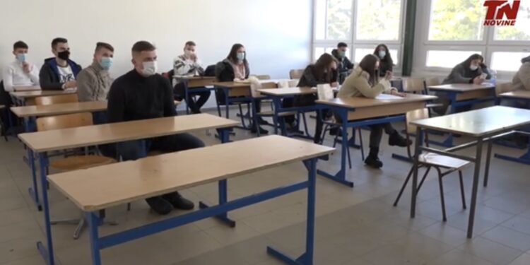 (VIDEO) Uz poštovanje epidemioloških mjera počelo drugo polugodište u srednjim školama u Tutinu