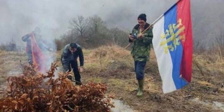 Zapalio crnogorsku zastavu: “Moja se ovdje pita”