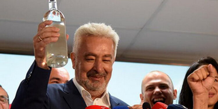 Premijer Crne Gore Krivokapić pokušao da sakrije od javnosti da je čestitao Dan Republike Srpske