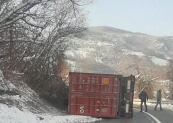 PREVRNUO SE TERETNJAK KOD BRODAREVA