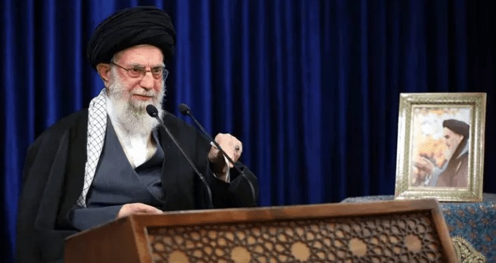 Iran odbio američke i britanske vakcine: Tviter uklonio objavu Hamneija