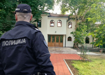 Suspendovan policajac koji je vršio nuždu u haremu Sinan-begove džamije u Novom Pazaru