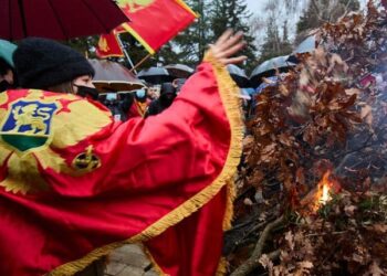 Vjernici Crnogorske pravoslavne crkve za Badnji dan okupili se na Cetinju