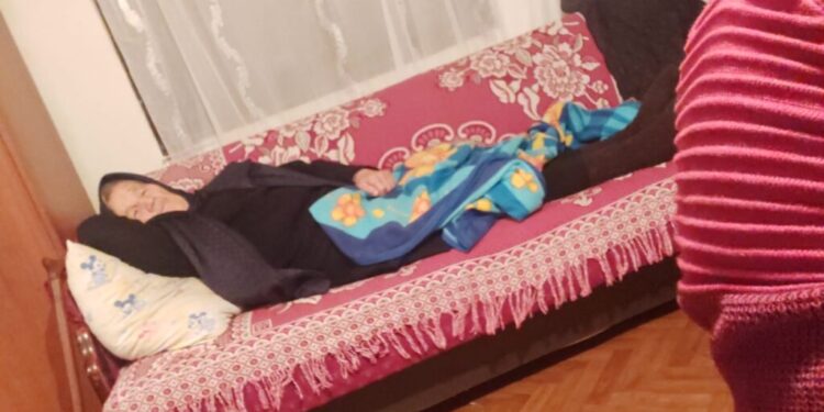 HAOS U SJENICI! DO BOLESNE STARICE NE MOŽE DA STIGNE MEDICINSKA POMOĆ, NEMOĆNI SIN MOLI ZA POMOĆ