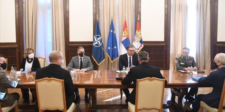 Vučić i admiral NATO-a Burk razgovarali o saradnji