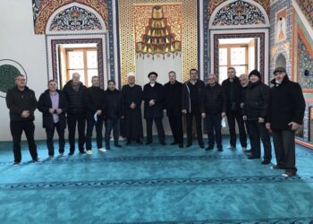 Dobitnici najvećih ratnih priznanja “Zlatni ljiljan” i “Zlatna policijska značka” posjetili Aladža džamiju