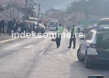 STRAVIČNA NESREĆA U NOVOM PAZARU! Vozač udario dijete na biciklu (FOTO)