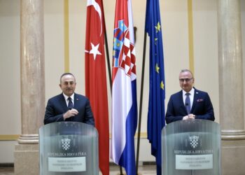Cavusoglu najavio održavanje trilateralnog samita lidera Hrvatske, BiH i Turske