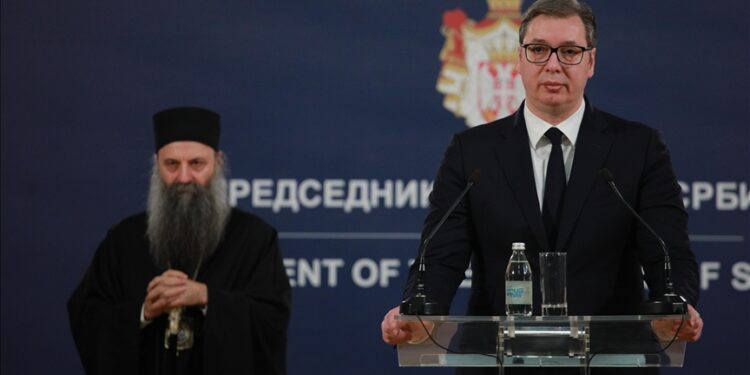 Susret Vučića i patrijarha Porfirija: Poteškoće uvijek rješavati dijalogom