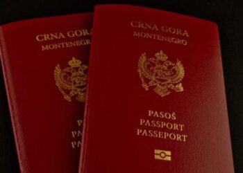 Crnogorci u Srbiji dobijaju pasoše Crne Gore