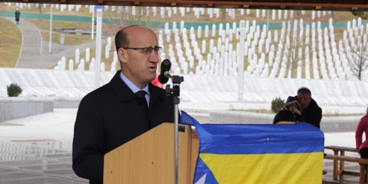 Salkić: Zakon o zabrani negiranja genocida treba hitno nametnuti visoki predstavnik