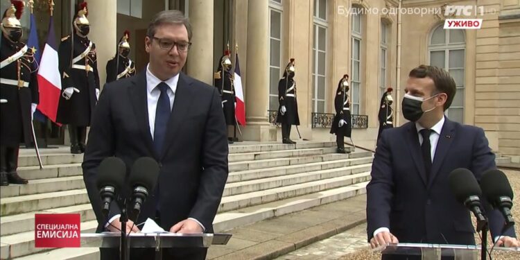 Vučić u Parizu: Makron najavio angažovanje oko Kosova