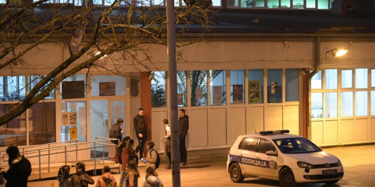Beograd: Pucano na đake iz vazdušne puške, dječak ranjen