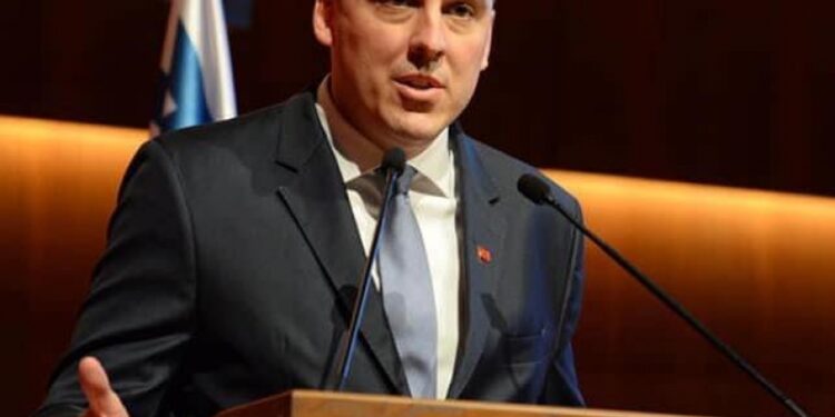 Ovo je čuveno crnogorsko čojstvo: Pročitajte komentar gradonačelnika Podgorice o zločincu Mladiću