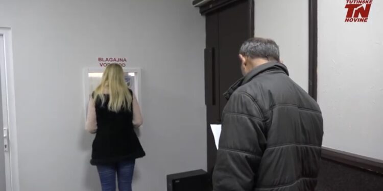 (VIDEO)  TUTINCI VODU I SMEĆE PLAĆAJU U NOVIM PROSTORIJAMA KOMUNALNOG PREDUZEĆA