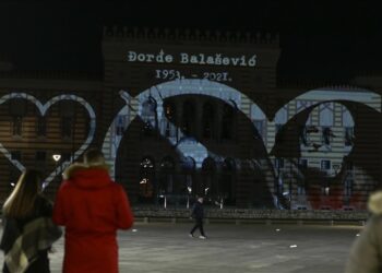 Osvijetljena Vijećnica: Sarajevo se oprostilo od Đorđa Balaševića