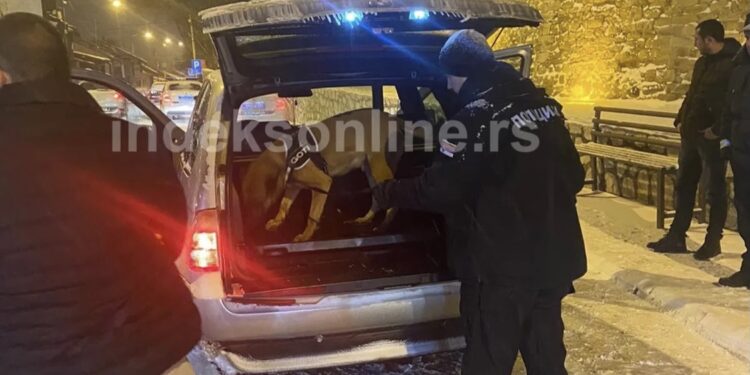 Centralna akcija policije u Novom Pazaru! Zaplijenjena droga i hladno oružje