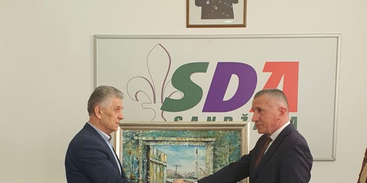 Predsjednik poslaničke grupe „Ujedinjena dolina – SDA Sandžaka“ Šaip Kamberi i predsjednik Albanskog nacionalnog vijeća Ragmi Mustafa posjetili su danas Sandžak i Stranku demokratske akcije Sandžaka