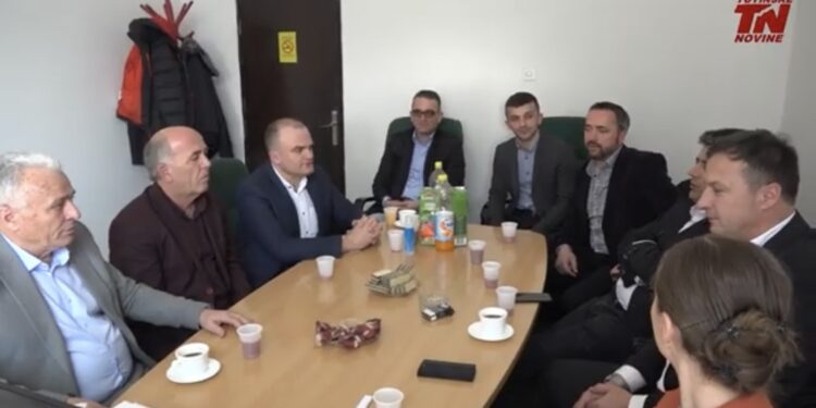 (VIDEO) Predsednik opštine Tutin sa saradnicima obišao komunalno preduzeće Gradac