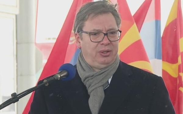 VUČIĆ SAOPŠTIO: Pomoć od 10.000 dinara za zdravstvene radnike koji su učestvovali u vakcinaciji