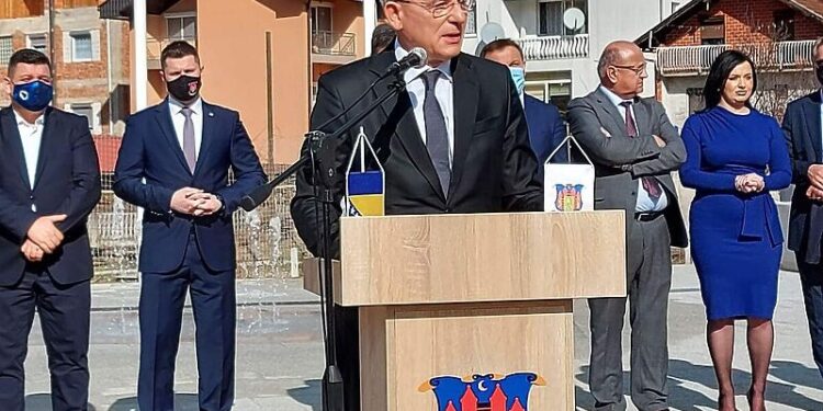 Džaferović u Bužimu: Alija Izetbegović najznačajnija ličnost u modernijoj historiji BiH