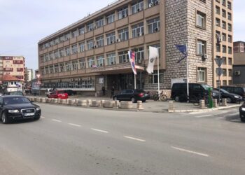 Lokalni Krizni štab Novog Pazara: Mere zatvaranja se ne odnose na preduzeća i fabrike, šalterska prodaja hrane i pića zabranjena
