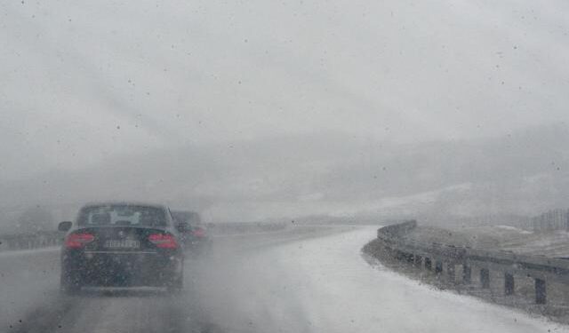 Obustavljen saobraćaj na dijelu Kopaonika, zabrane za šlepere i kamione na relaciji Aljinovići – Sjenica – Novi Pazar