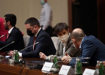 Medicinski dio Kriznog štaba predložio policijski čas i zabranu kontakata, odluka narednih dana