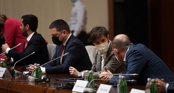 Medicinski dio Kriznog štaba predložio policijski čas i zabranu kontakata, odluka narednih dana