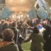 U Srbiji veselje: Građani se okupili ispred spomenika Stefanu Nemanji i zaigrali Užičko kolo