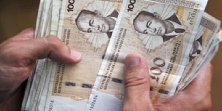 PREVARA NAIVNE MLADE ŽENE Dala mu 30.000 maraka u gotovini da joj “skine crnu magiju” (Sihir). Nije se javio