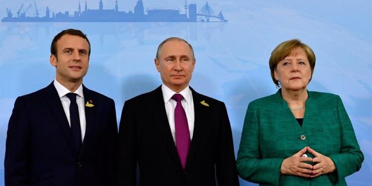 Putin, Merkel i Macron o mogućem snabdjevanju EU-a Sputnjikom V