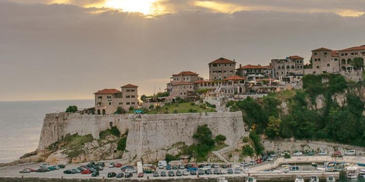Opština Ulcinj traži da se zatvore škole, vrtići, zabrane okupljanja