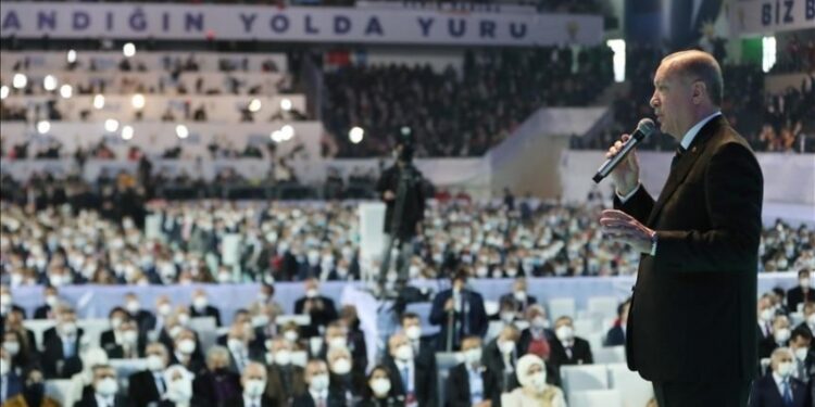 Erdogan ponovo izabran za predsjednika AK Partije: Nastavljamo još odlučnije razvijati Tursku