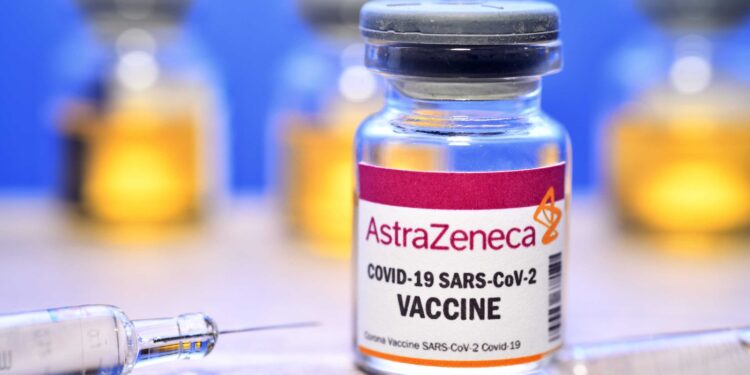 Holandija suspendovala vakcinaciju AstraZenekom