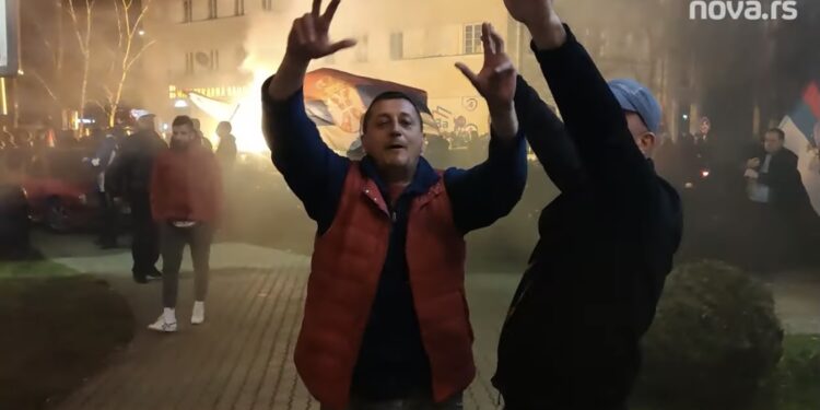 (VIDEO) SLAVLJE PROSRPSKIH SNAGA VEČERAS U NIKŠIĆU