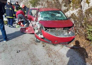 Saobraćajna nezgoda na Njegušima, tri osobe povrijeđene