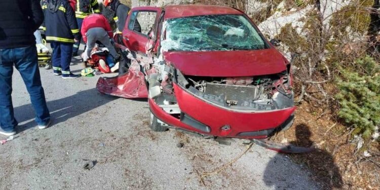 Saobraćajna nezgoda na Njegušima, tri osobe povrijeđene