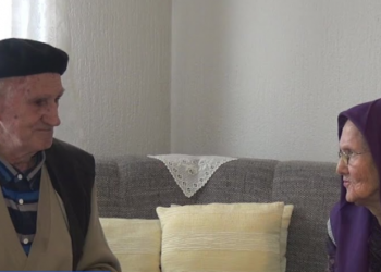 (VIDEO) DJECA SU NAŠA PENZIJA: REDŽO I FATIMA ZAJEDNO IMAJU SKORO 180 GODINA