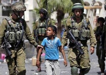 Video: Izraelski vojnici priveli palestinsku djecu