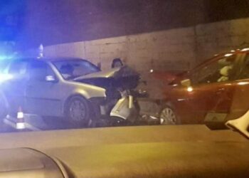 STRAŠAN UDES U TUNELU: DVOJE POVRIJEĐENIH PREVEZENO U BOLNICU