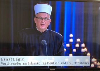 Komemoracija žrtvama COVID-19 u Njemačkoj: U ime svih muslimana govorio je imam Esnaf Begić iz BiH