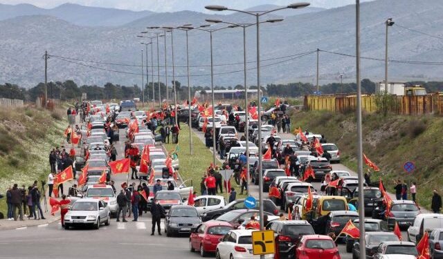 (FOTO, VIDEO) Patriotska auto kolona u Podgorici: NIKAD SE NEĆEMO UMIRITI, NIKAD SE NEĆEMO PREDAT!