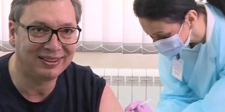 Predsjednik Vučić se vakcinisao u Rudnoj glavi, primio Sinofarm vakcinu