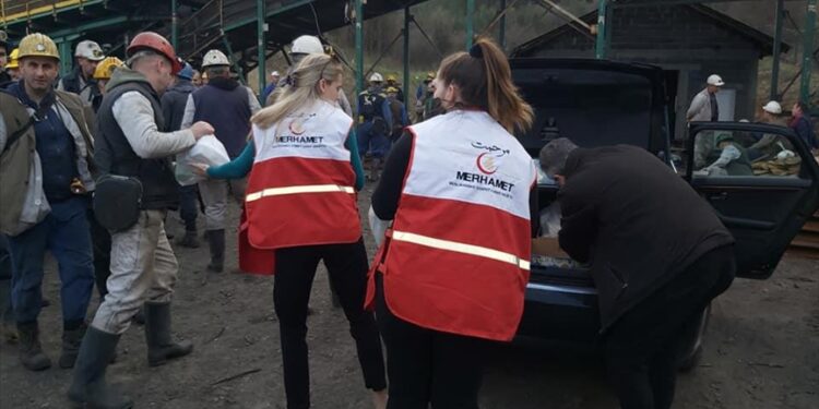 BiH: ”Merhamet” pripremio iftare rudarima u Zenici i Kaknju
