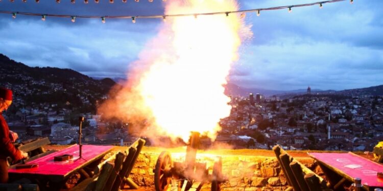 HISTORIJA RAMAZANSKOG TOPA: Tradiciju staru 200 godina obnovila je omladina SDA