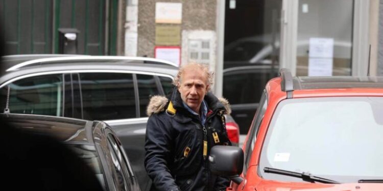 KALINIĆ OSUĐEN KAO HULIGAN – USLOVNA I ZABRANA UTAKMICA: Glumac i voditelj moraće u policiju svaki put kad igra Zvezda!
